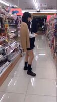Get the image that has succeeded in the voyeur of JK's polka dot pants that the lower body is defenseless in a crazy shopping!